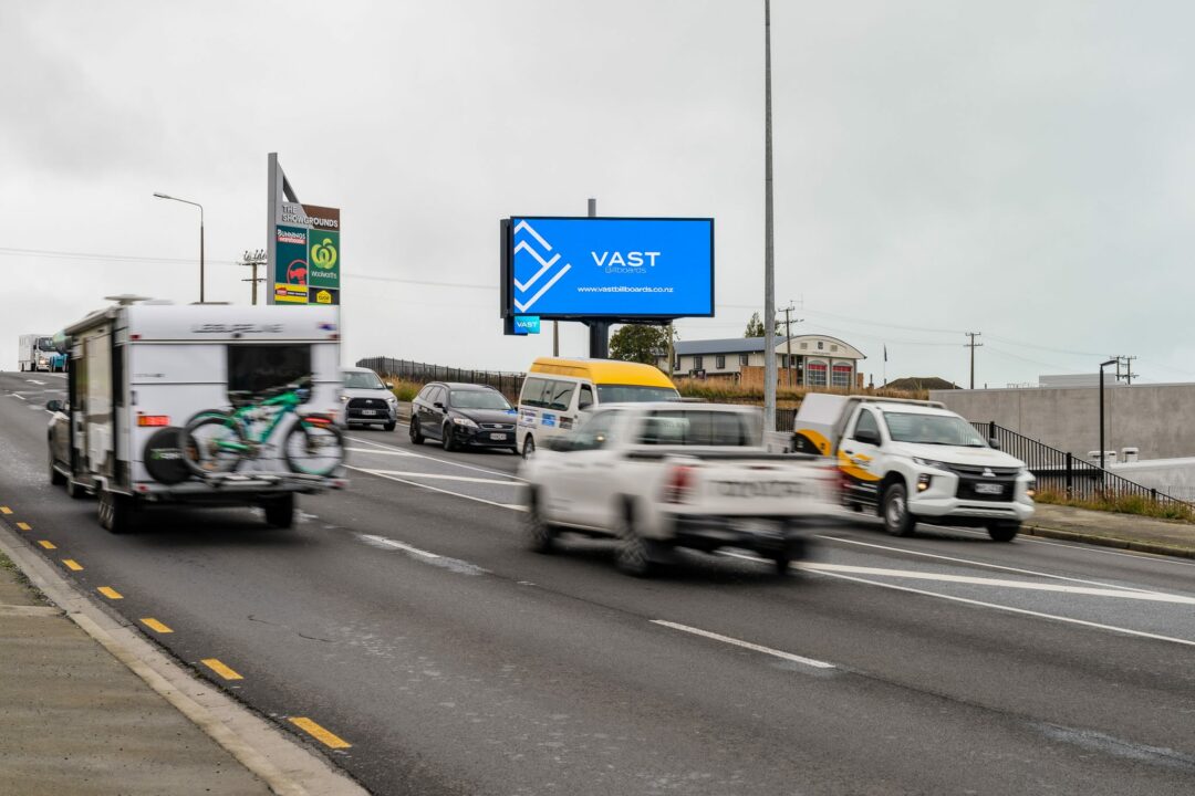 vast_billboards_timaru_outbound_bridge_st_12.04.24_small_17