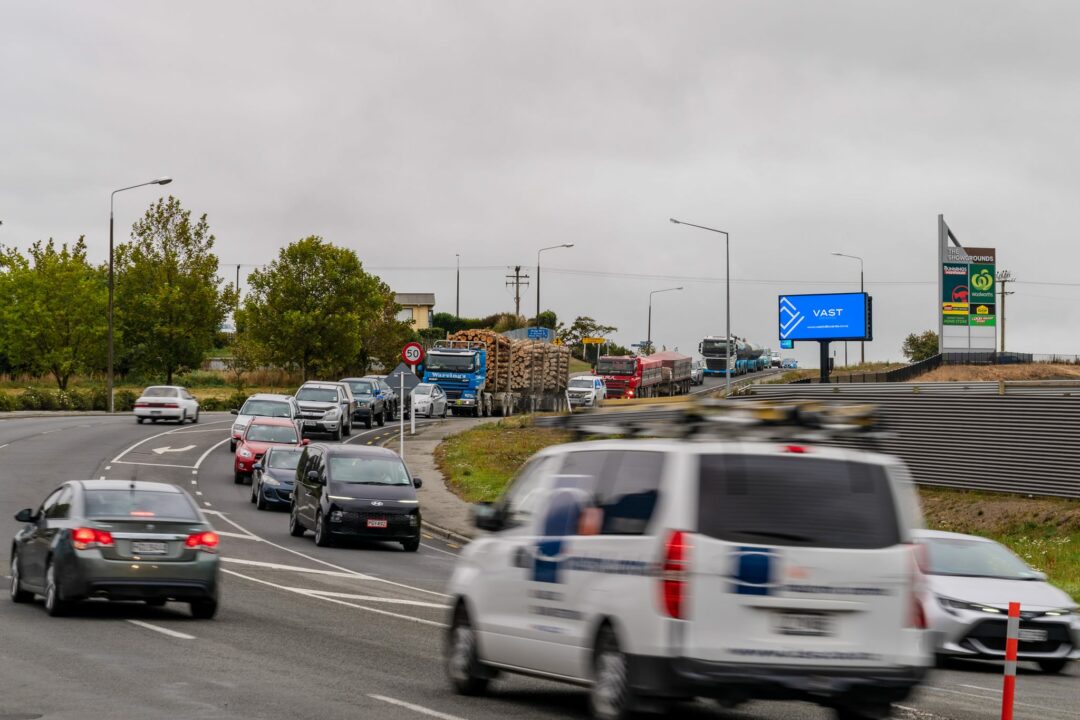 vast_billboards_timaru_outbound_bridge_st_12.04.24_small_49