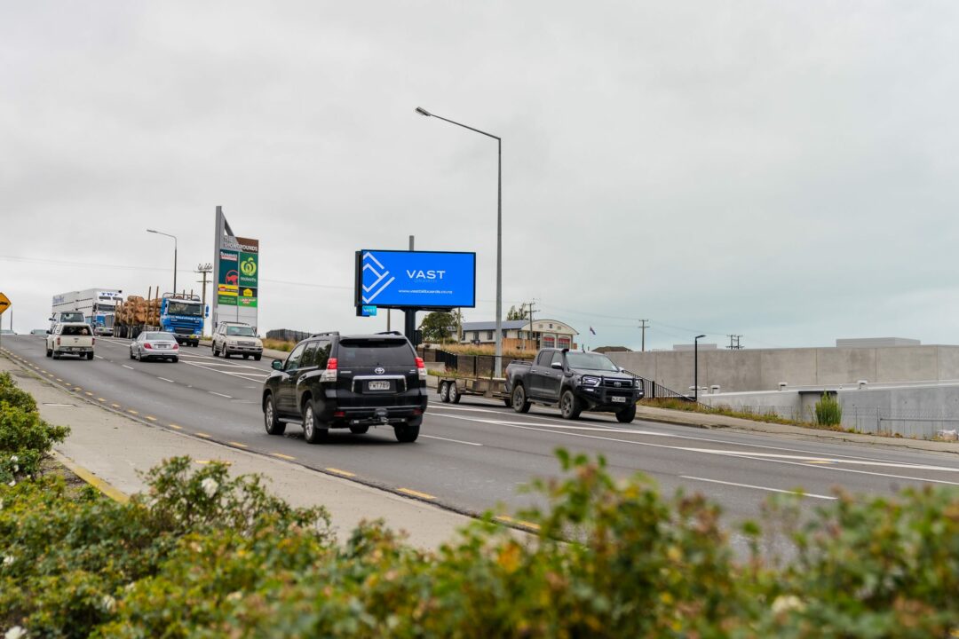 vast_billboards_timaru_outbound_bridge_st_12.04.24_small_68