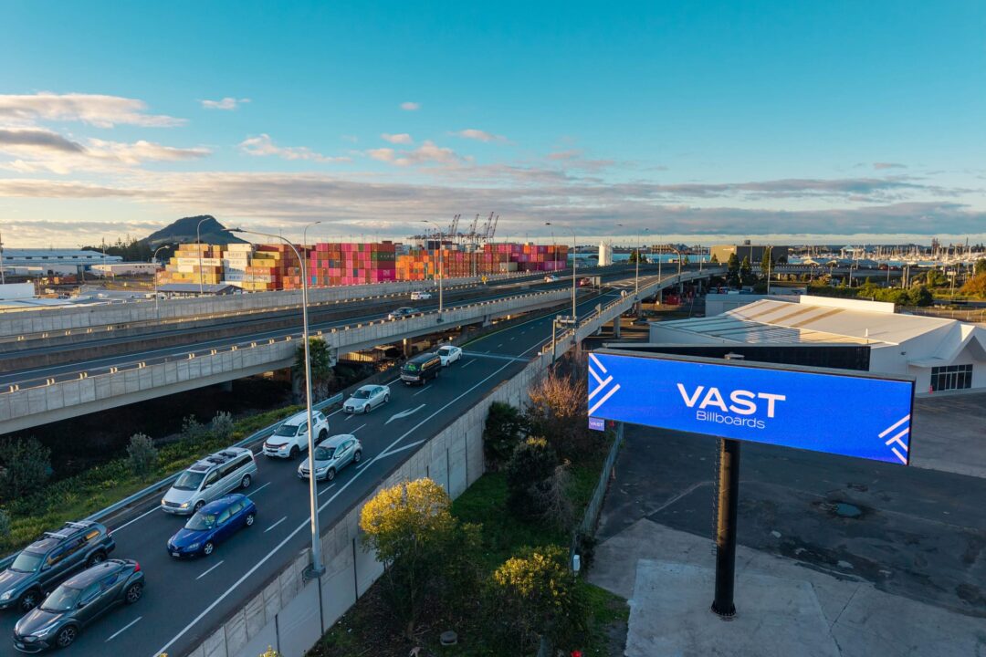 IB TO MOUNT (3)_vast_billboards_dooh_solutions_tauranga
