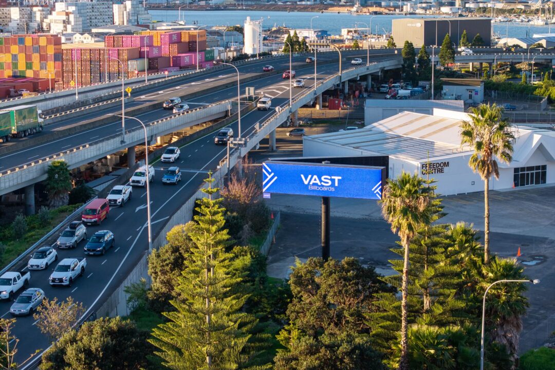 IB TO MOUNT (4)_vast_billboards_dooh_solutions_tauranga