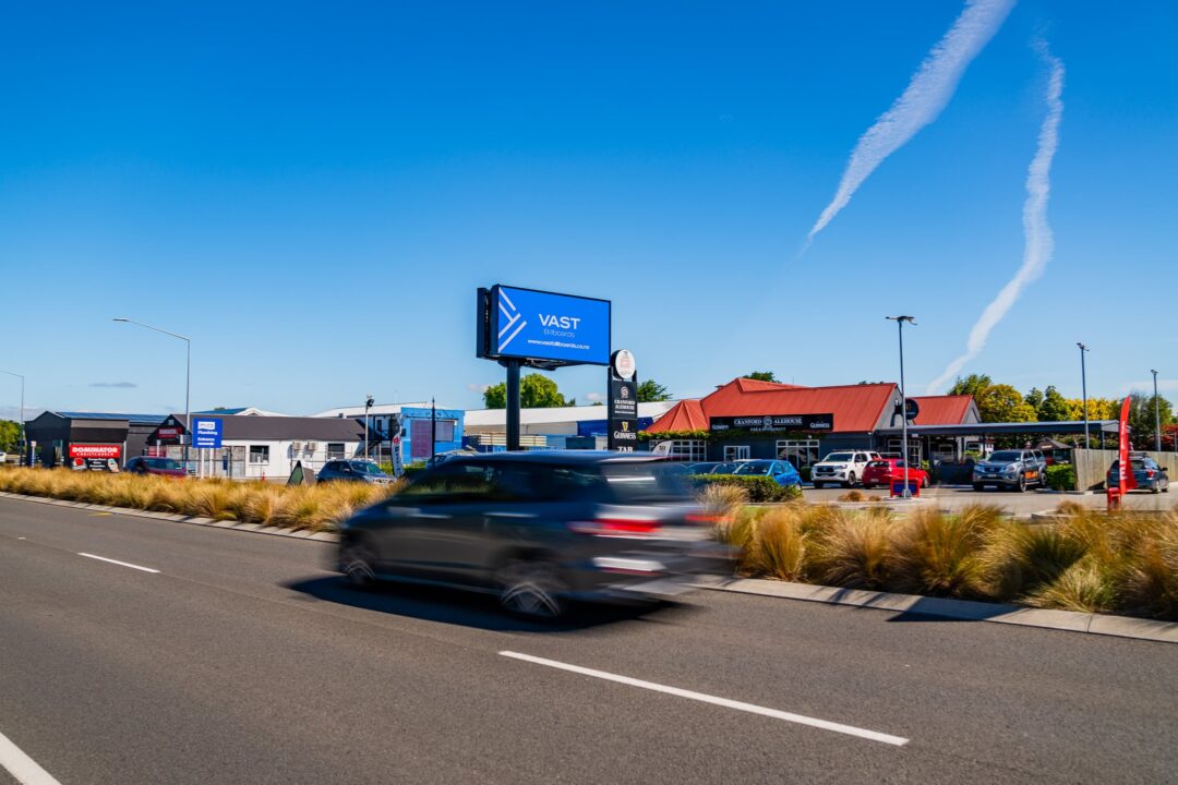 vast_billboards_advertising_305_cranford_street_st_albans_16.01.25_small_10