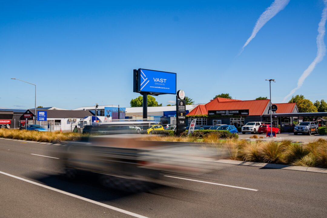 vast_billboards_advertising_305_cranford_street_st_albans_16.01.25_small_6