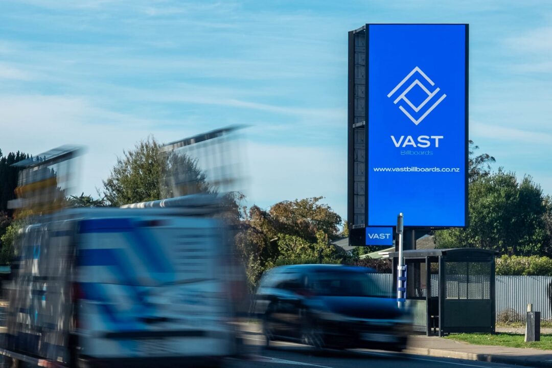 vast_billboards_outbound_VAS0030_SpringsRd_Photo-10_16x9