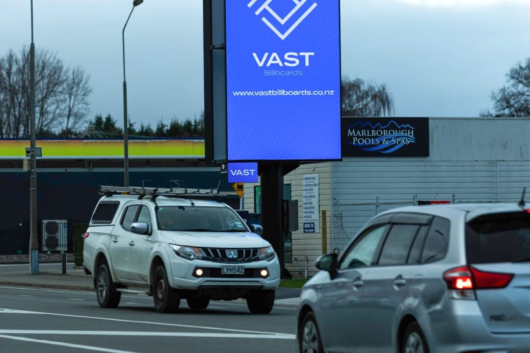 vast_billboards_grove_rd_blenheim_3